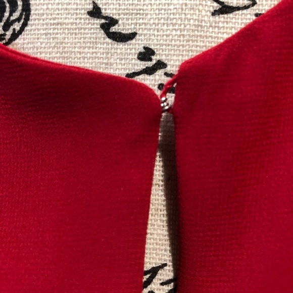 Coldwater Creek Elegant Red Button Up Satin Blouse L/S Hidden Buttons - Picture 4 of 6